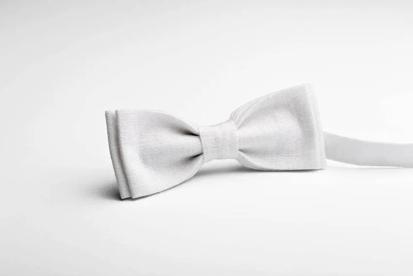 White Pre-Tied Bow Ties for Your Wedding Party - Effortlessly Stylish and Elegant